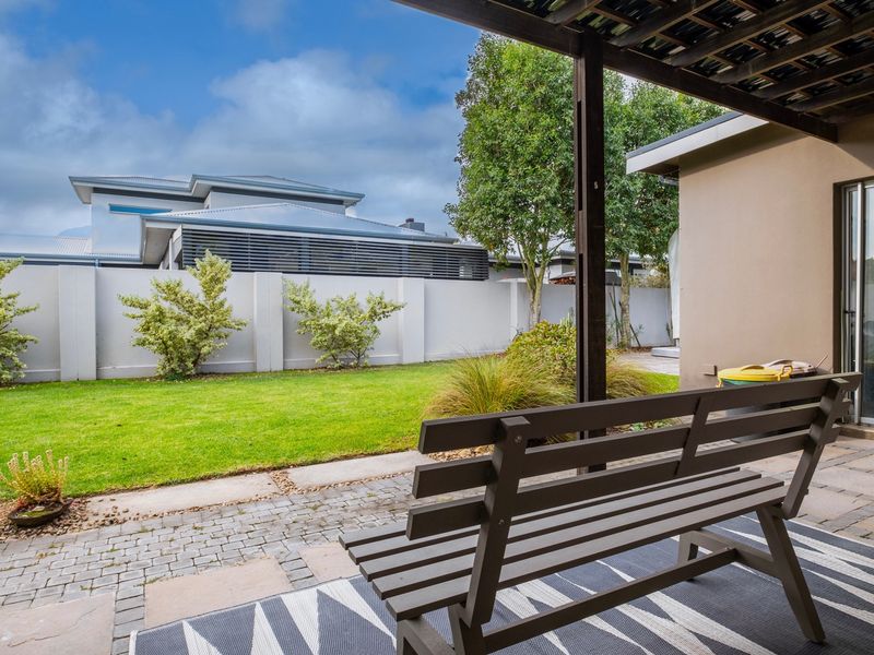 THIS EARLS COURT HOME TICKS ALL THE BOXES - Photo 10