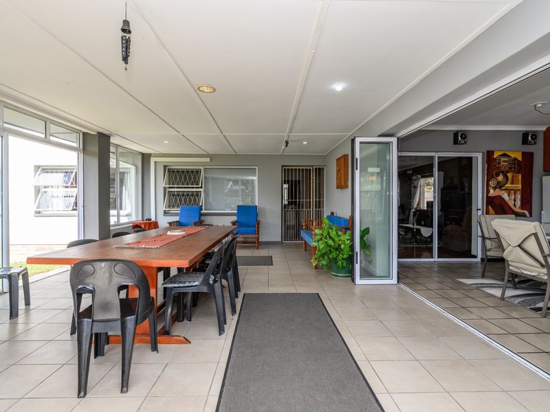 SUPERB FAMILY HOME WITH FLATLET - Photo 4