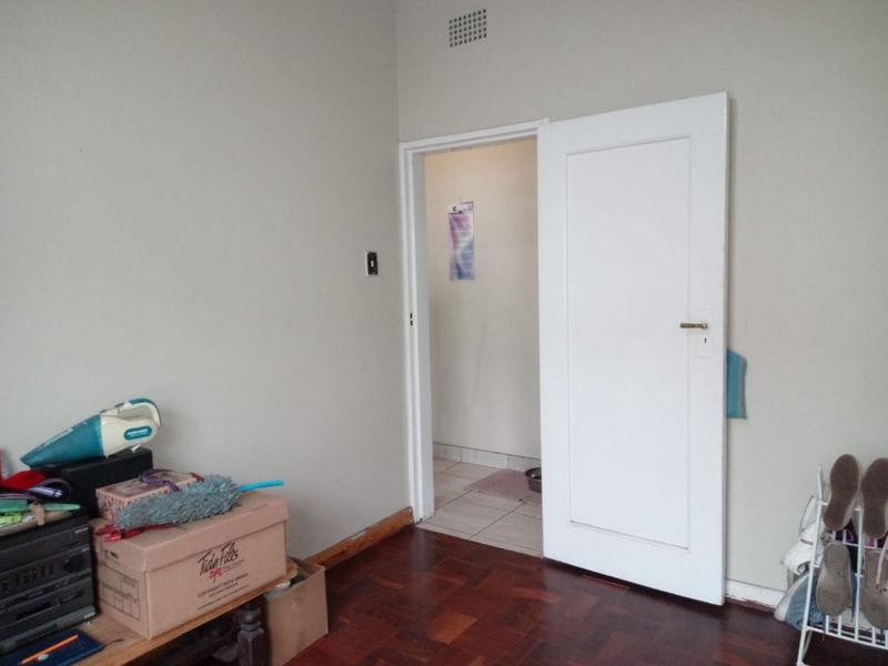 Four Bedroom House for Sale in Wychwood - Photo 8