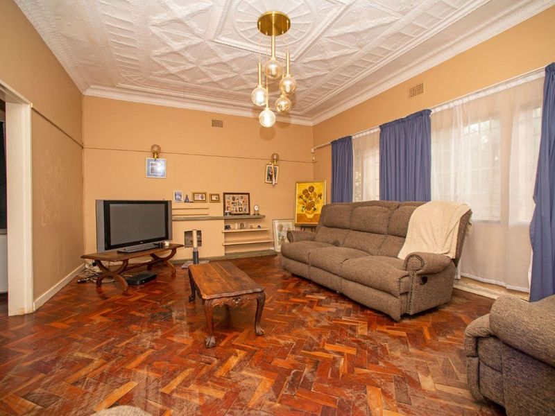 Stunning 3-Bedroom Home with a Pool in Fishers Hill - Photo 4