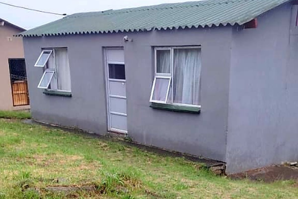 2 Bedroom House in Mdantsane - Photo 2