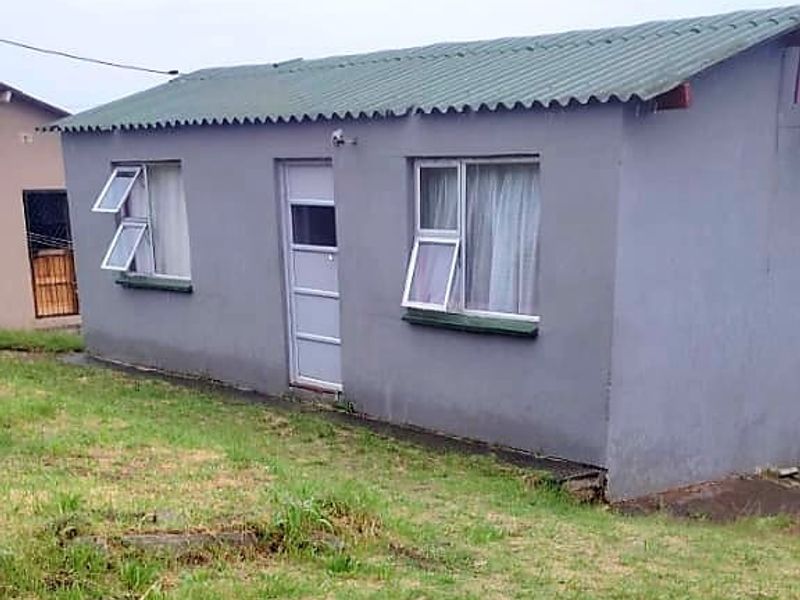 2 Bedroom House in Mdantsane - Photo 2