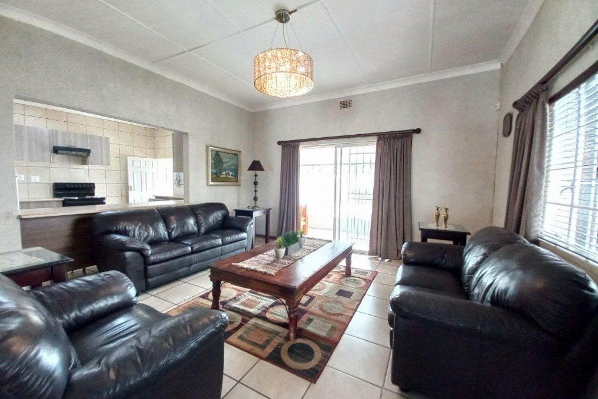 Stunning Newly Renovated Home with Flat let, Pool and Entertainment Area - Photo 4