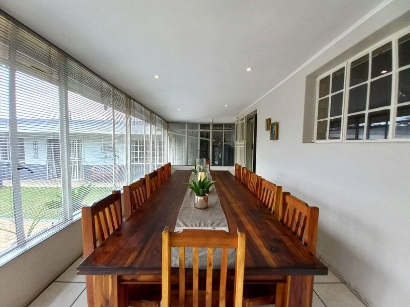 Stunning Newly Renovated Home with Flat let, Pool and Entertainment Area - Photo 5
