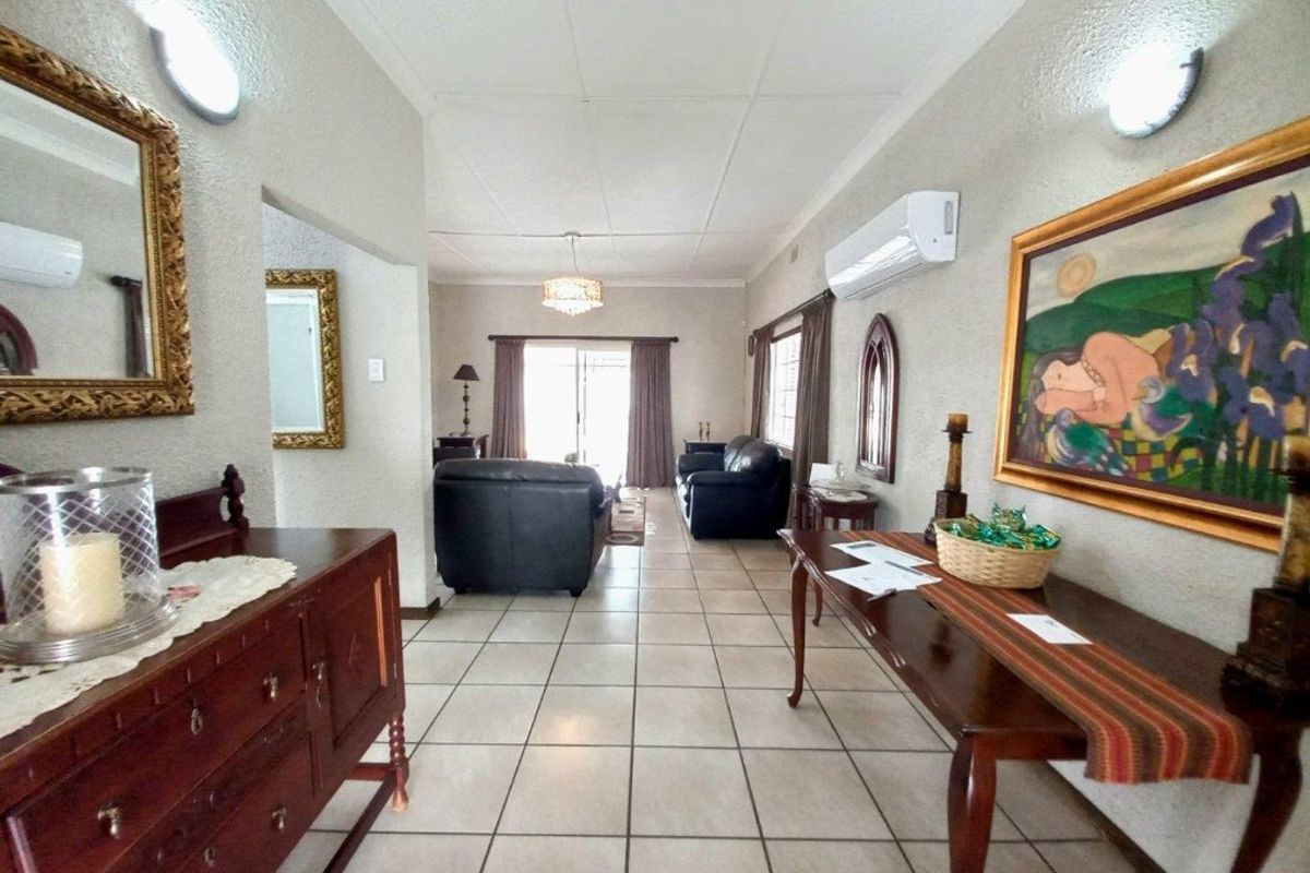 Stunning Newly Renovated Home with Flat let, Pool and Entertainment Area - Photo 2