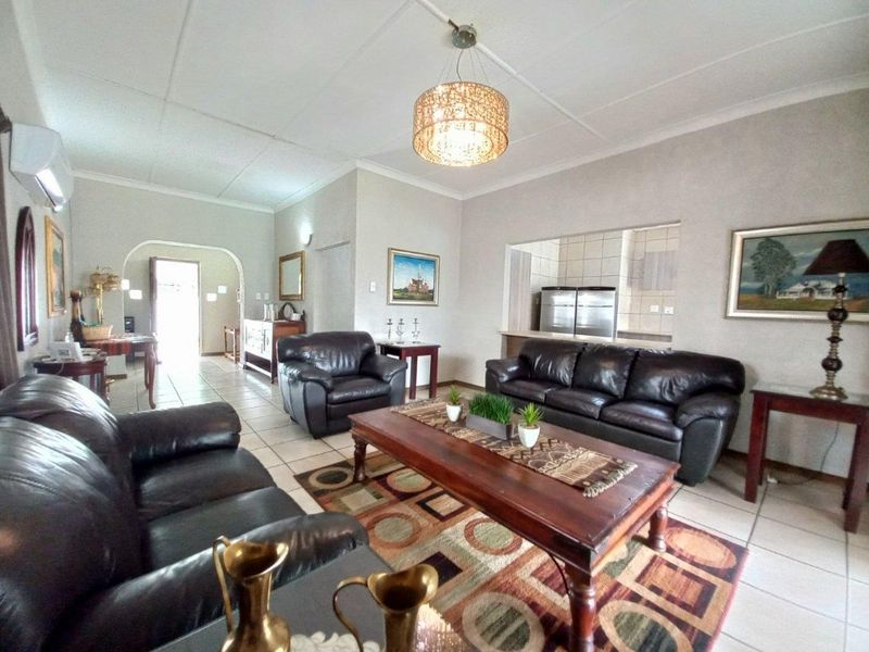 Stunning Newly Renovated Home with Flat let, Pool and Entertainment Area - Photo 3