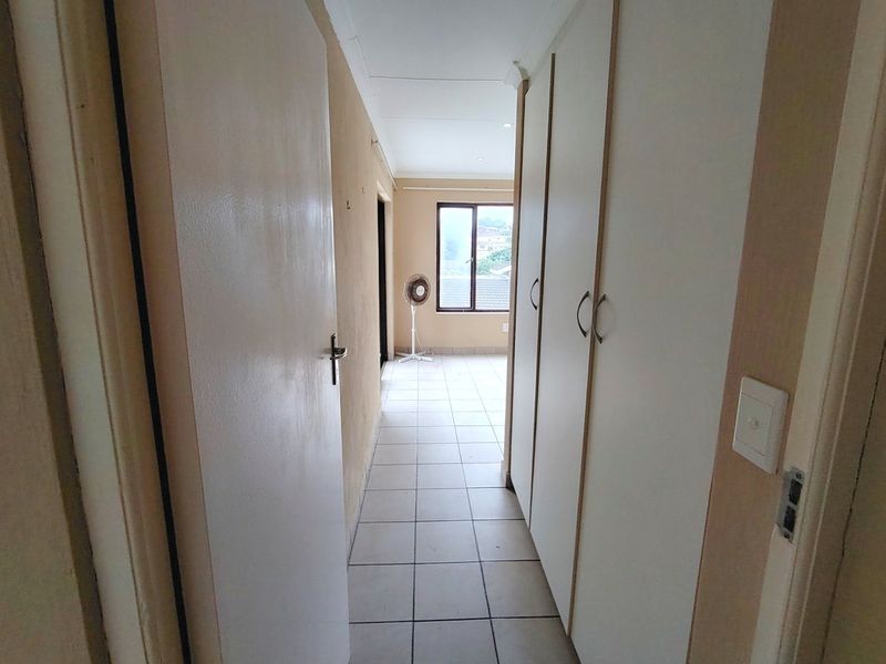 Central unit in small complex  - Photo 10