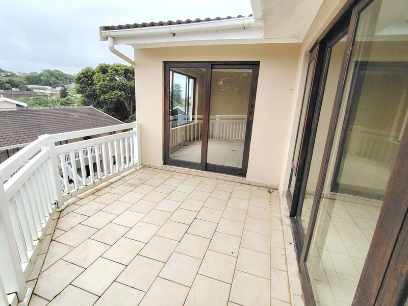 Central unit in small complex  - Photo 9