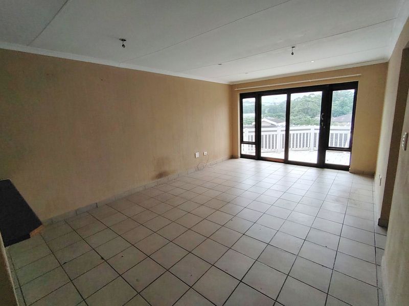 Central unit in small complex  - Photo 7