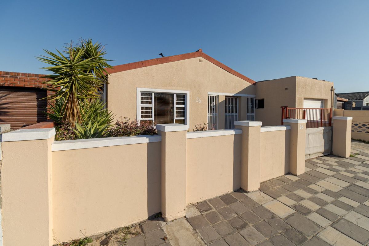 Neat & Well-Maintained Home with Separate Entrance and Student Accommodation Potential - Belhar, Ext 14 - Photo 2