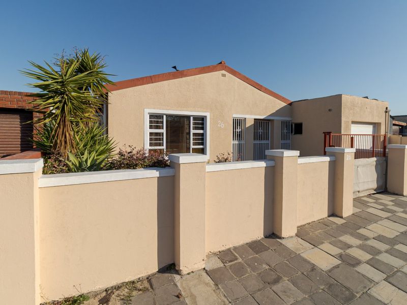 Neat & Well-Maintained Home with Separate Entrance and Student Accommodation Potential - Belhar, Ext 14 - Photo 2