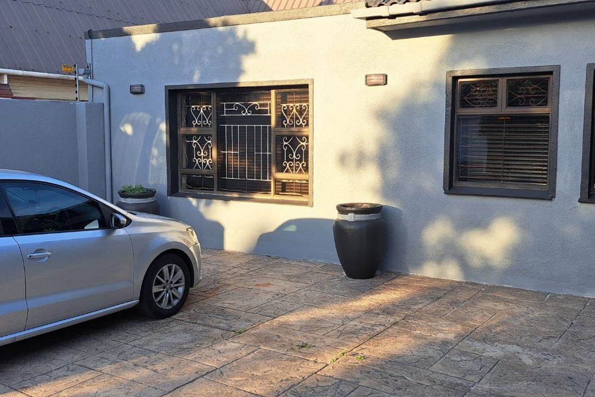 Beautiful family home centrally located - Photo 3