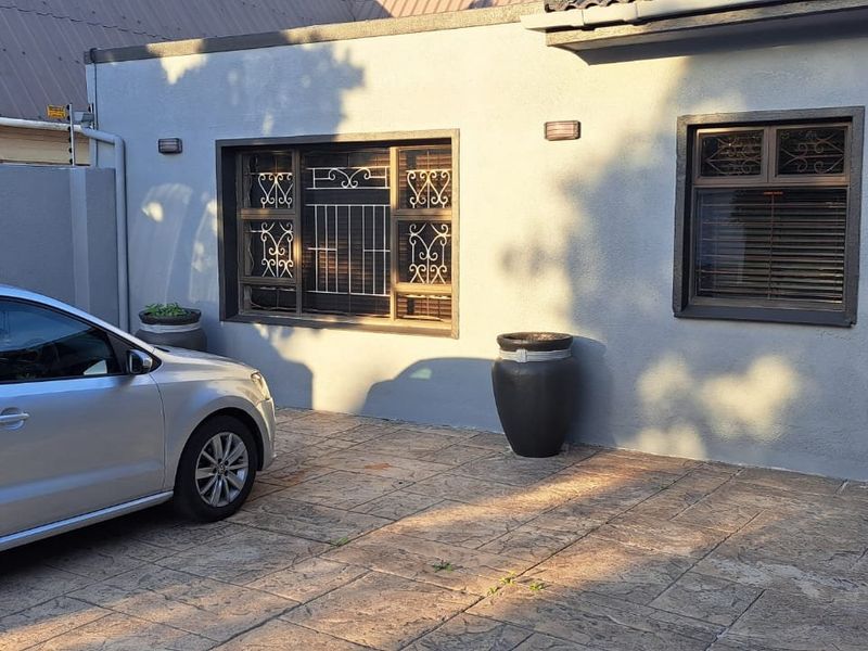 Beautiful family home centrally located - Photo 3