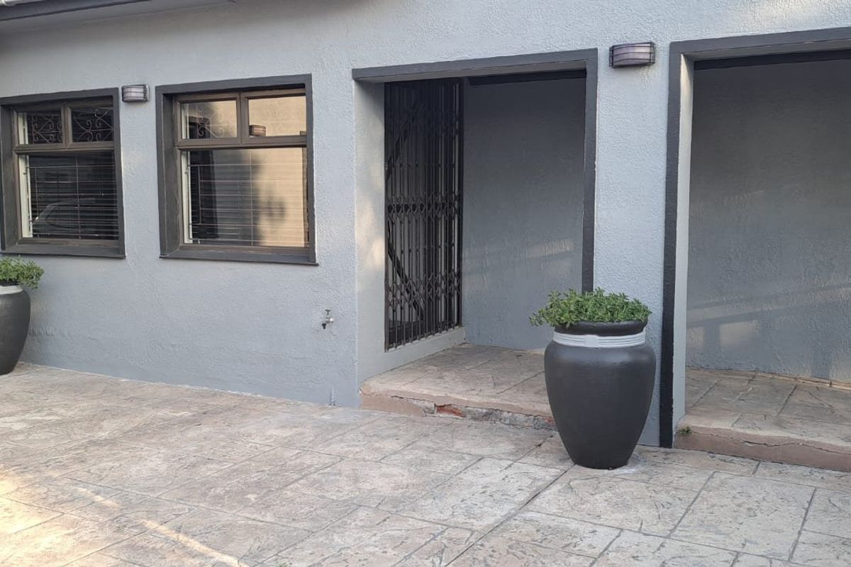Beautiful family home centrally located - Photo 2