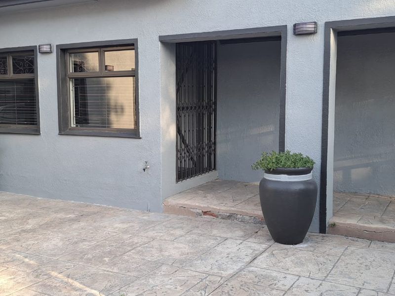 Beautiful family home centrally located - Photo 2