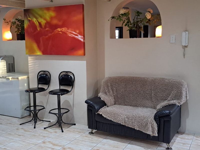 Beautiful family home centrally located - Photo 8