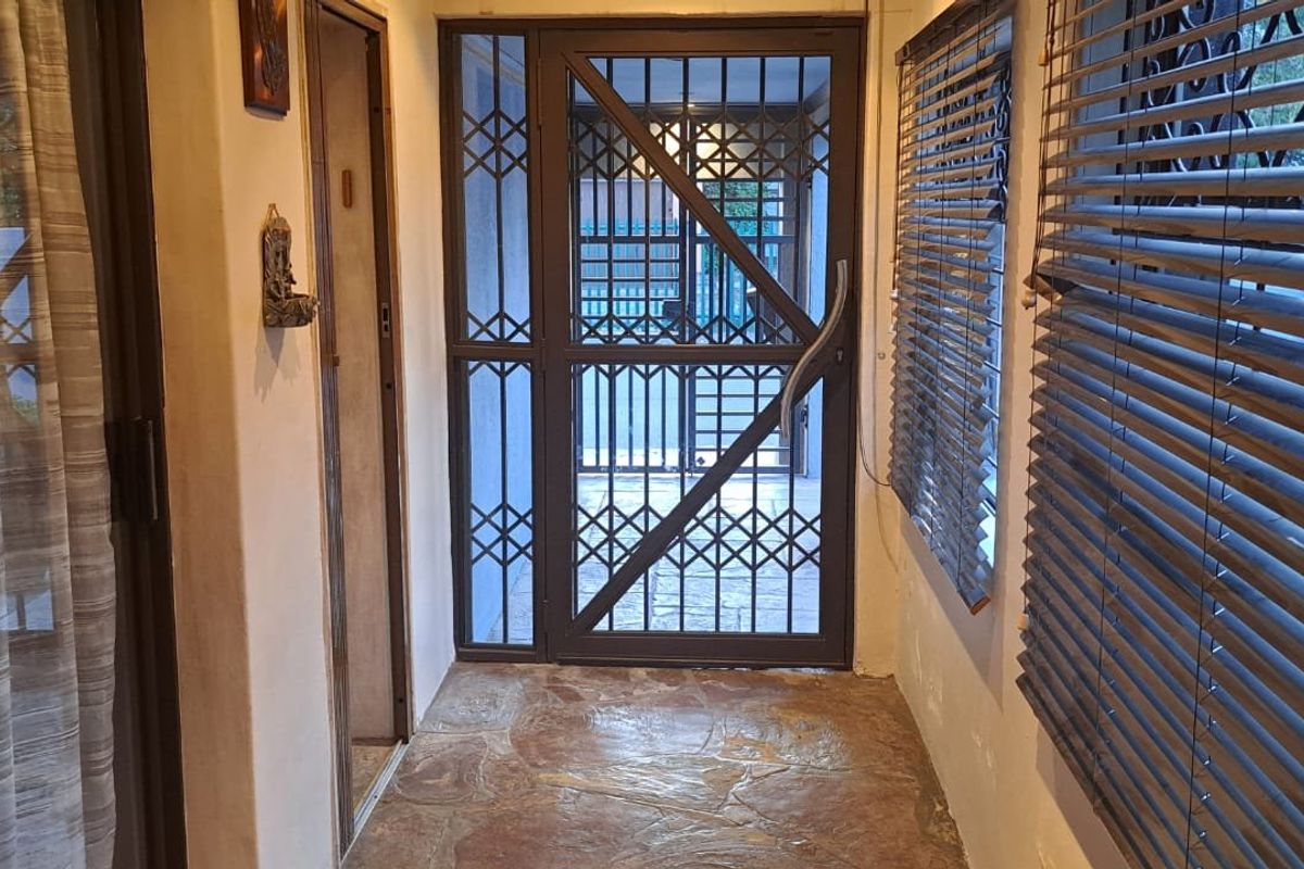 Beautiful family home centrally located - Photo 4