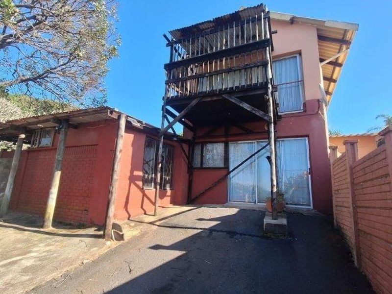 Comfortable Home With Two Separate flats! - Photo 4