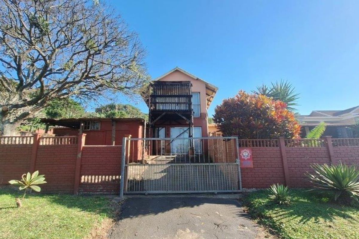 Comfortable Home With Two Separate flats! - Photo 2