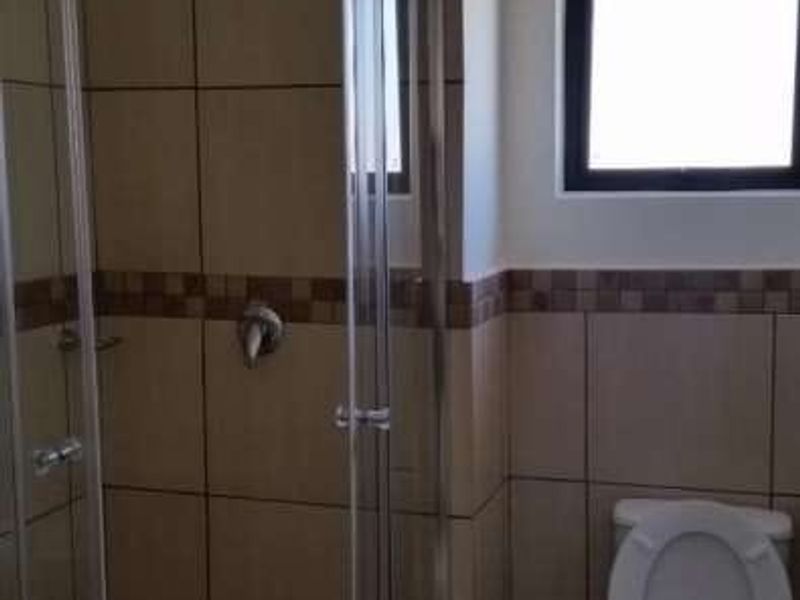 Open Plan Flat in Barbeque Downs For Sale - Photo 8