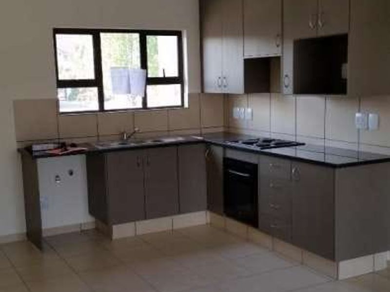 Open Plan Flat in Barbeque Downs For Sale - Photo 4