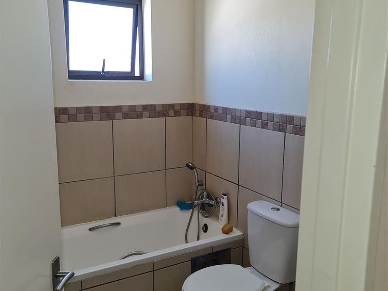 Open Plan Flat in Barbeque Downs For Sale - Photo 6