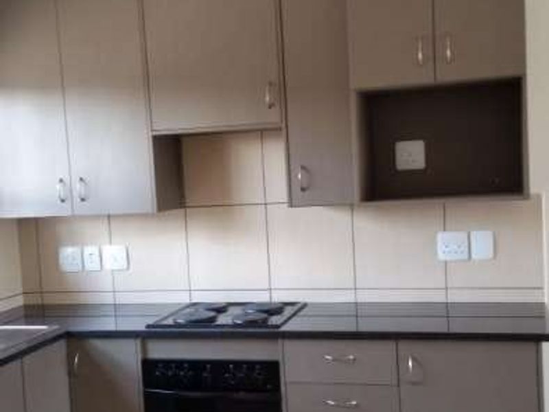 Open Plan Flat in Barbeque Downs For Sale - Photo 5