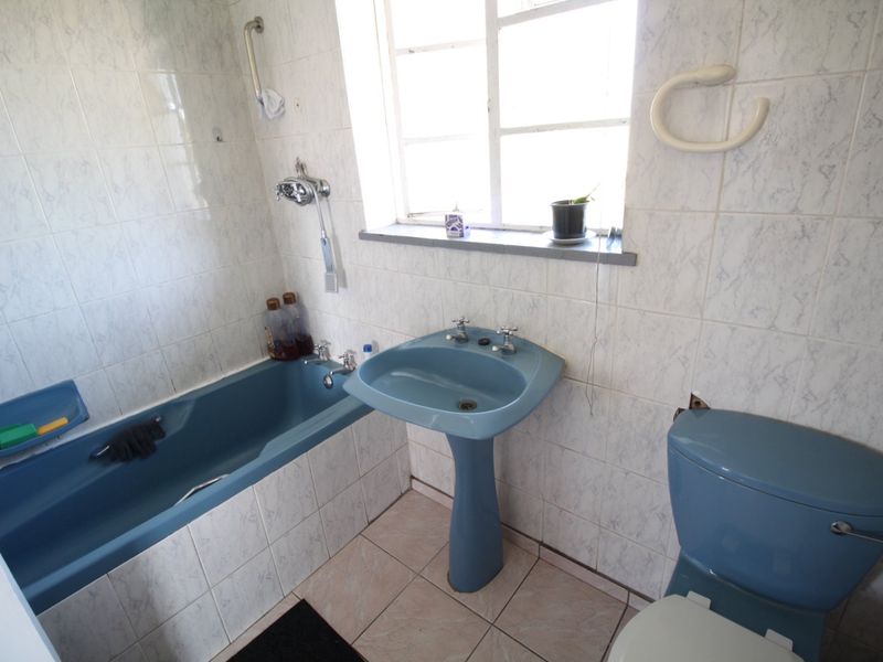 Perridgevale Flat for sale - Photo 5