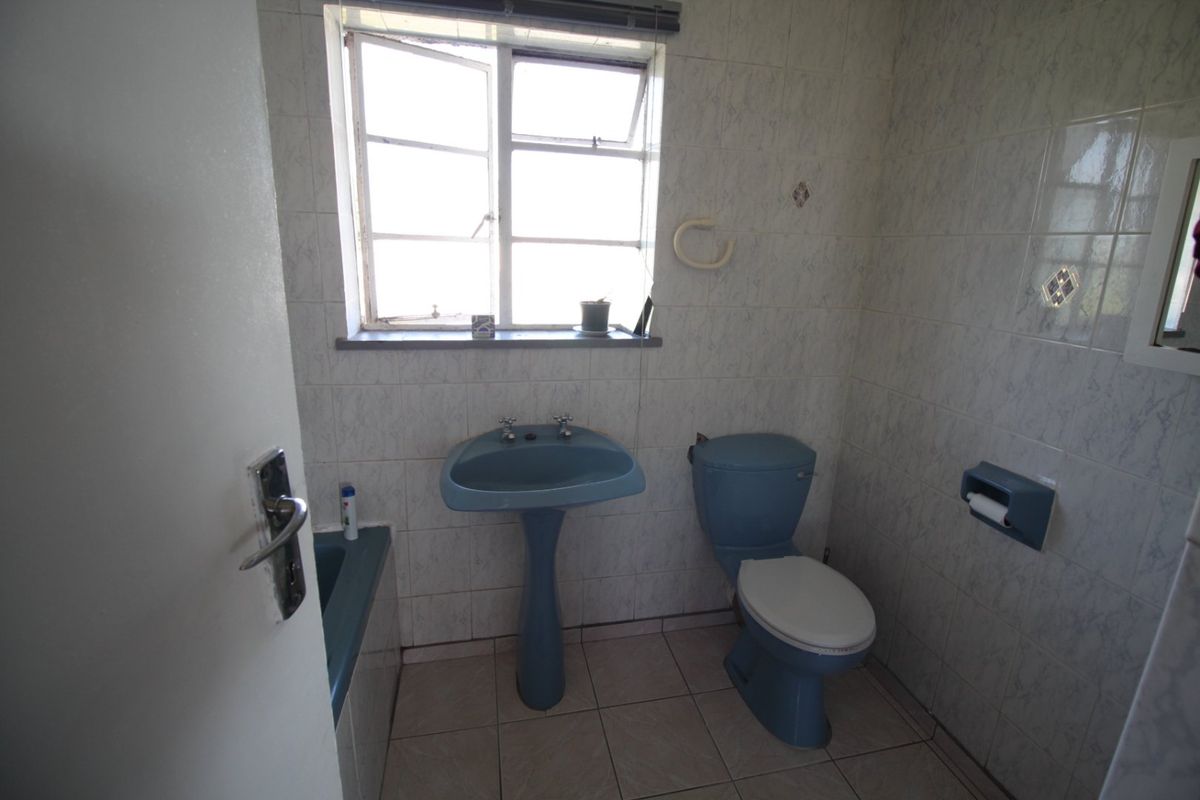 Perridgevale Flat for sale - Photo 4