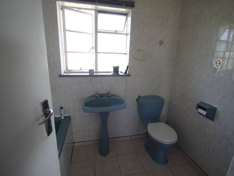 Perridgevale Flat for sale - Photo 4