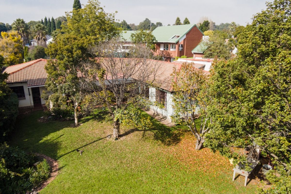 ONE OF THE BIGGEST PROPERTIES IN THORNHILL ESTATE FOR SALE. - Photo 2