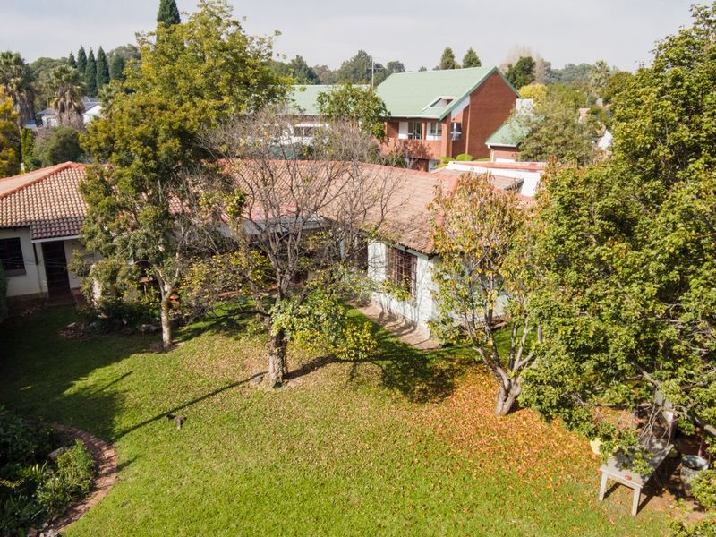 ONE OF THE BIGGEST PROPERTIES IN THORNHILL ESTATE FOR SALE. - Photo 2