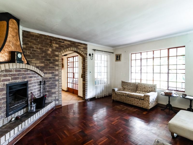 ONE OF THE BIGGEST PROPERTIES IN THORNHILL ESTATE FOR SALE. - Photo 9