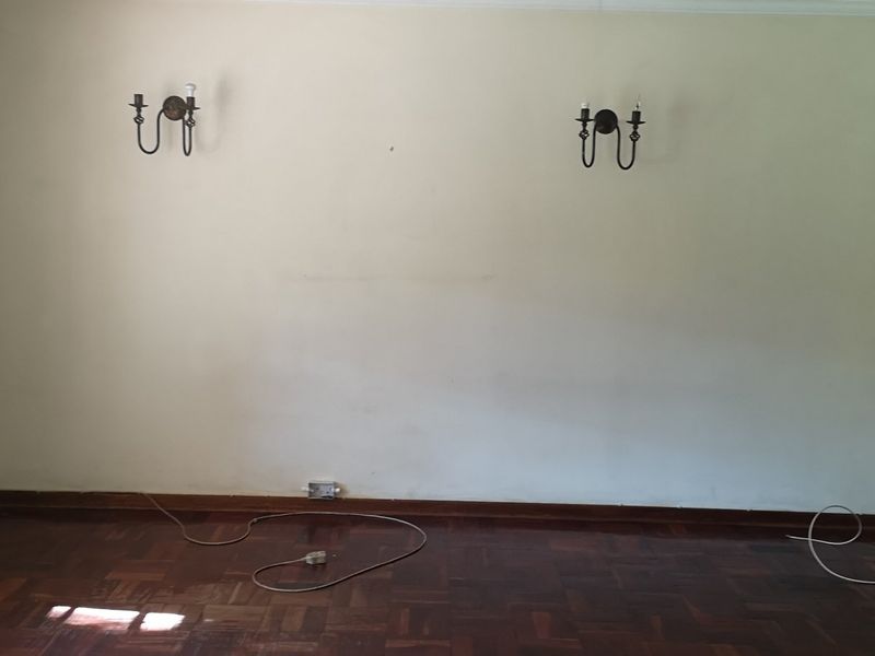 ONE OF THE BIGGEST PROPERTIES IN THORNHILL ESTATE FOR SALE. - Photo 8