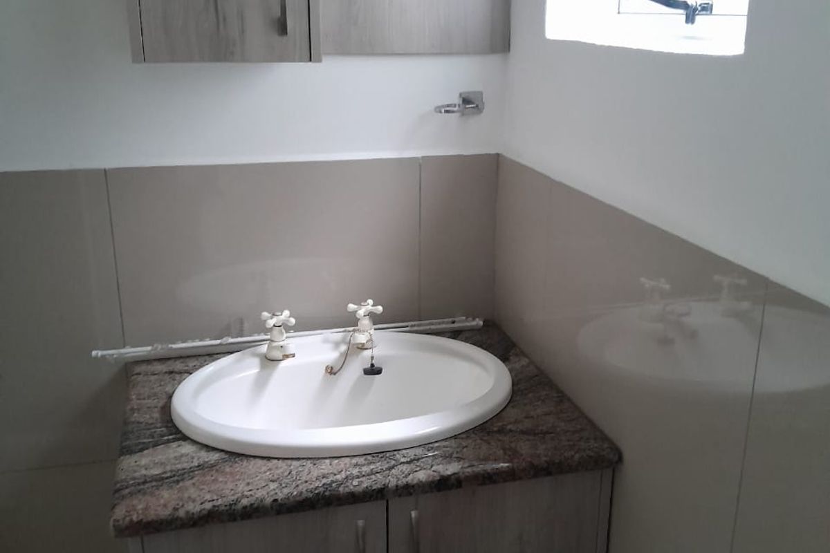 Three Bedroom Garden Flat in St Michaels On Sea to rent inclusive of water and electricity - Photo 4