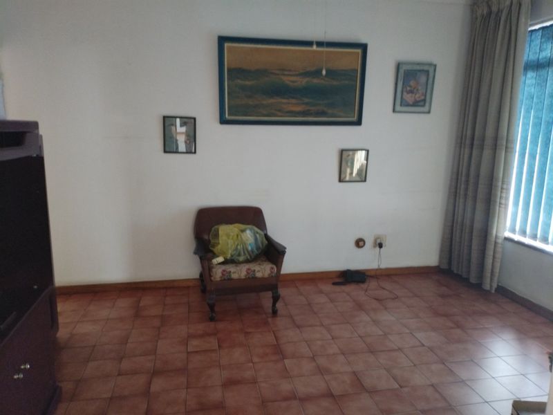 4 Bedroom House for Sale in Casseldale  - Photo 7