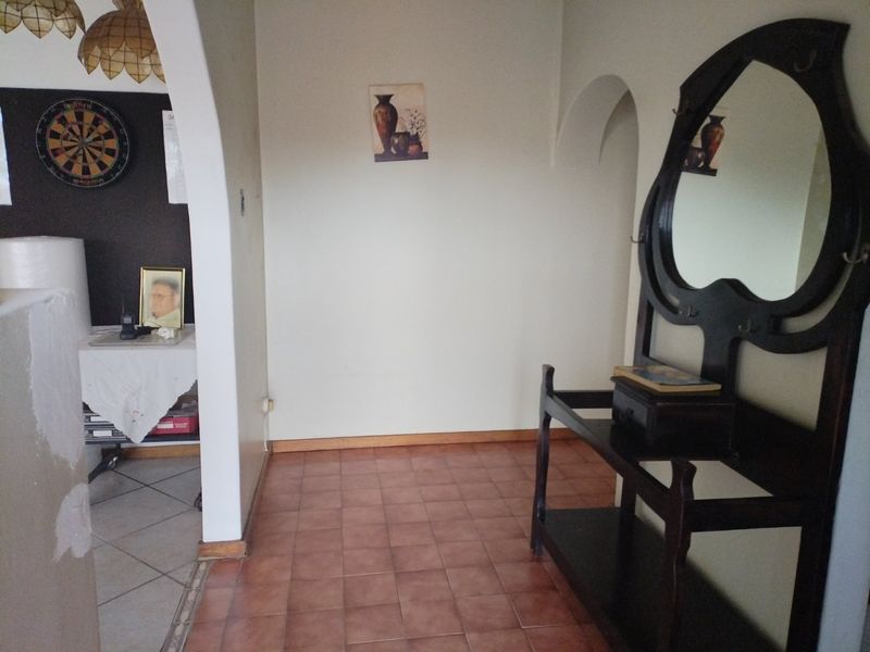 4 Bedroom House for Sale in Casseldale  - Photo 6