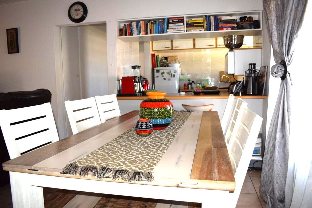 Spacious 2 Bed, 2 Bath Ground Floor Corner Unit in Corfu, Kew - Photo 4