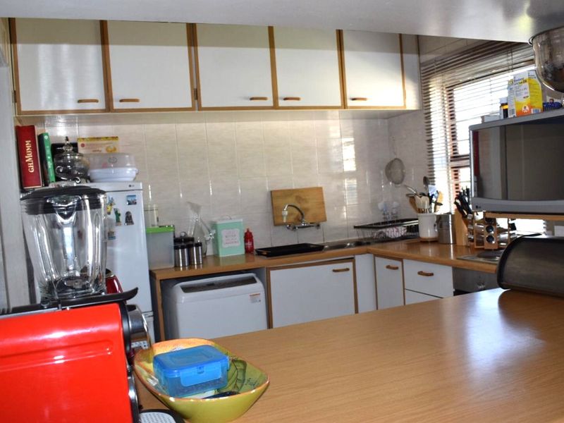 Spacious 2 Bed, 2 Bath Ground Floor Corner Unit in Corfu, Kew - Photo 2