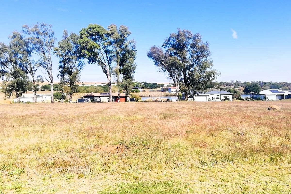 Spectacular Vacant Stand with Breathtaking Views in Vaal Marina! - Photo 4