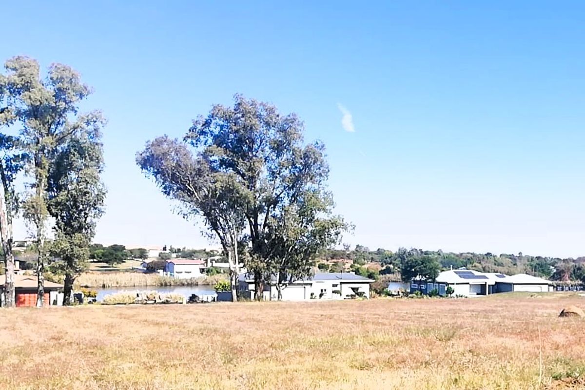 Spectacular Vacant Stand with Breathtaking Views in Vaal Marina! - Photo 2