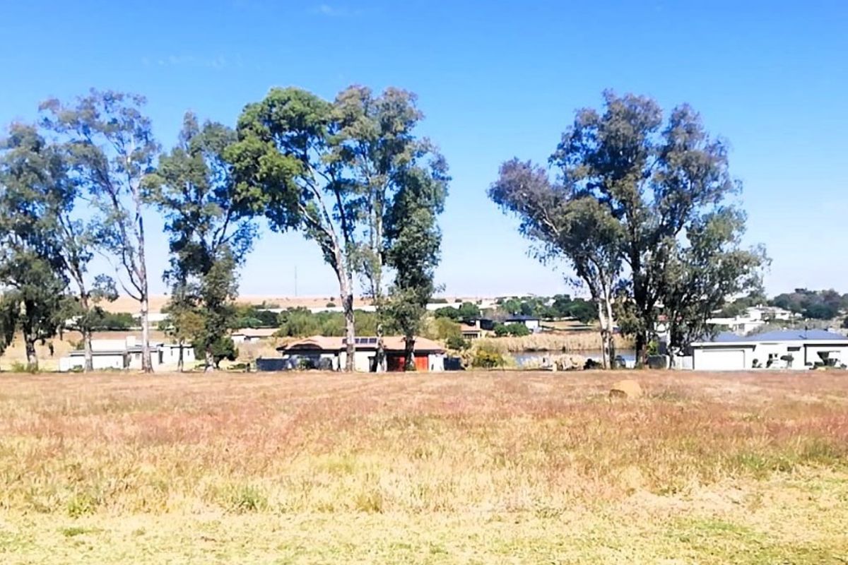 Spectacular Vacant Stand with Breathtaking Views in Vaal Marina! - Photo 3