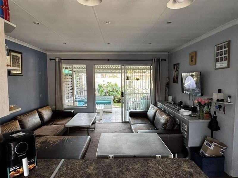 Cozy 3-Bedroom Home with Great Potential in Birchleigh - Photo 2