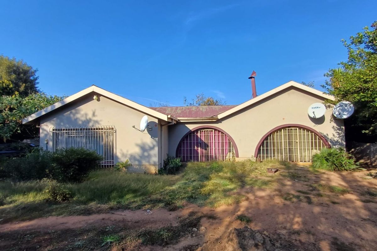 Exceptional Investment Opportunity – 10-Bedroom Multi-Unit Property for Sale in Orkney - Photo 2