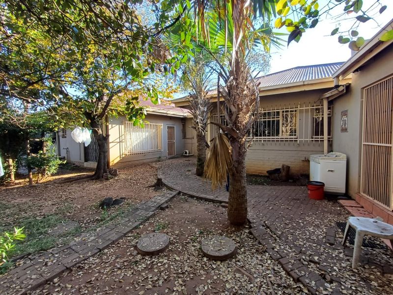 Exceptional Investment Opportunity – 10-Bedroom Multi-Unit Property for Sale in Orkney - Photo 5