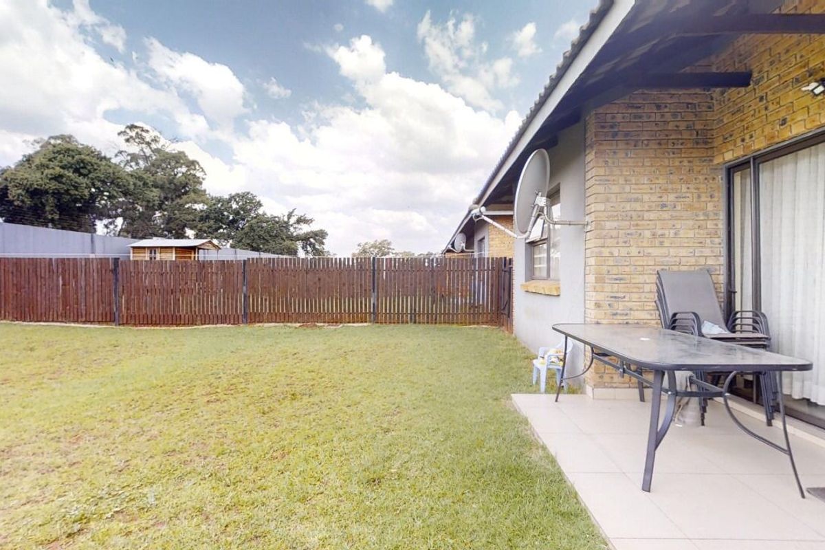 3 bedrooms 2 bathrooms townhouse with huge private garden - Photo 3