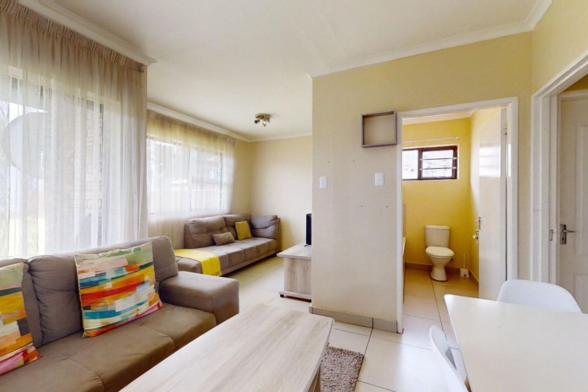 3 bedrooms 2 bathrooms townhouse with huge private garden - Photo 5