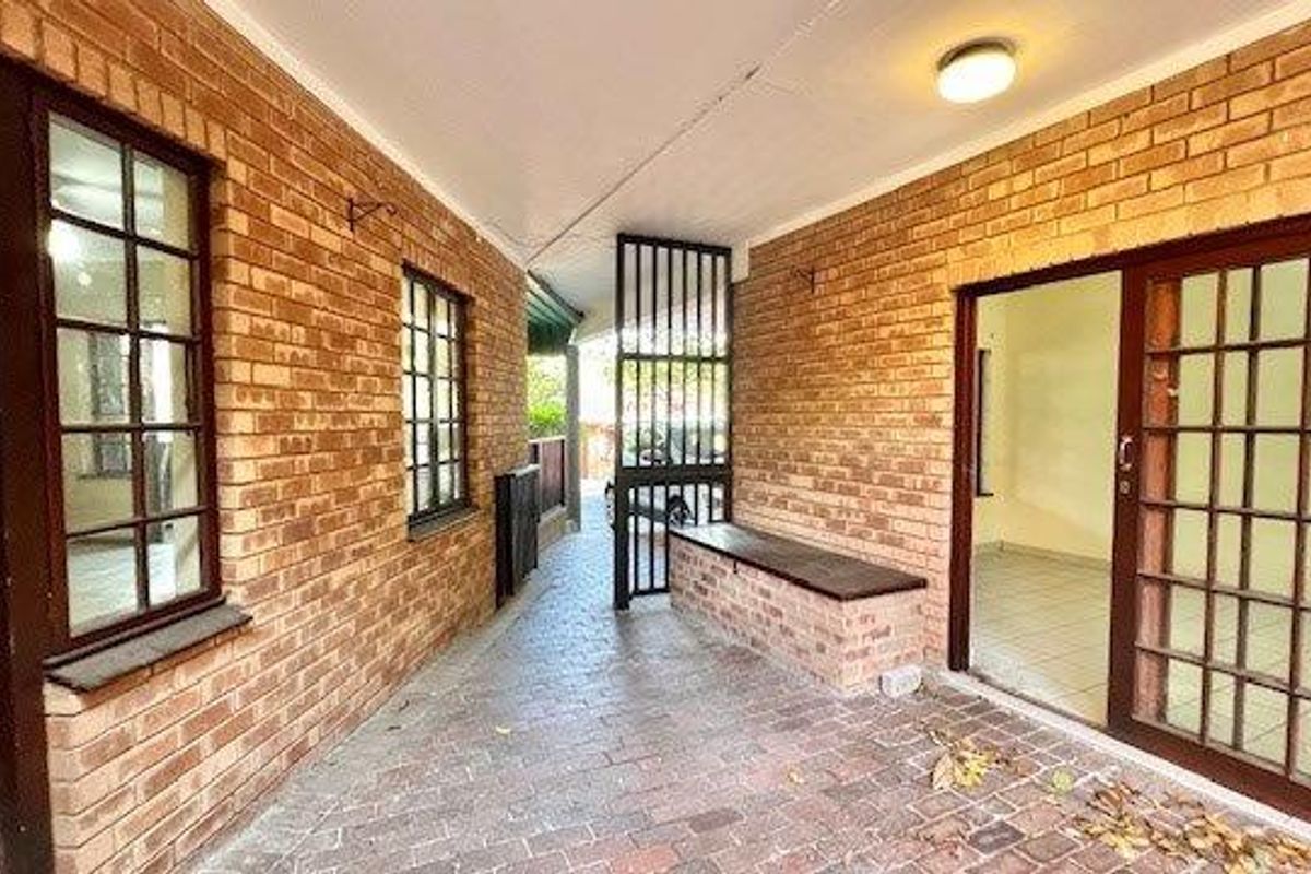 Charming 3-Bedroom Home in Secure Faerie Glen Eco Estate - Photo 3