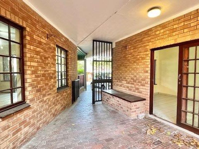 Charming 3-Bedroom Home in Secure Faerie Glen Eco Estate - Photo 3