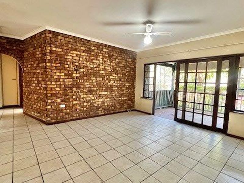 Charming 3-Bedroom Home in Secure Faerie Glen Eco Estate - Photo 4